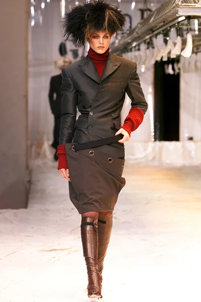 Look 27